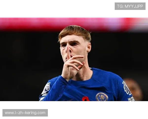 切尔西边后卫突入禁区送出关键传中促成进球——一次边路突破的完美瞬间